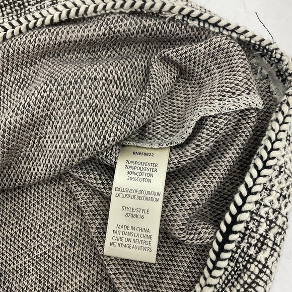 Elegant Black and White Tweed Skirt - Picture 4 of 6